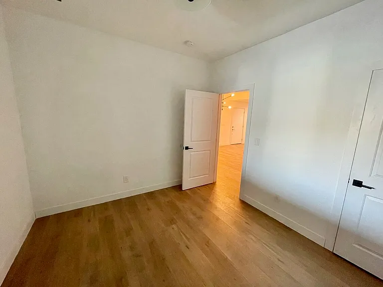 944 Pacific Ave #2 — Photo 10