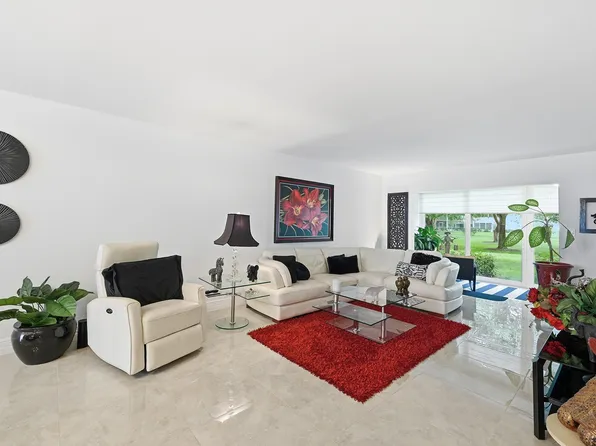 2403 Antigua Circle #M1, Coconut Creek, FL 33066