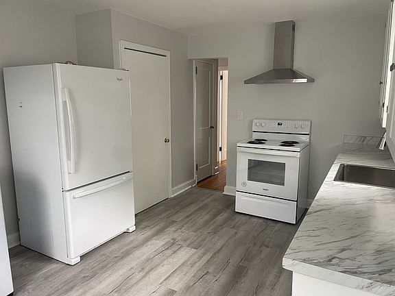 4th image of 615 Druid Ave