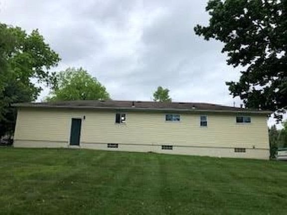 5th image of 30 Laurel Blvd
