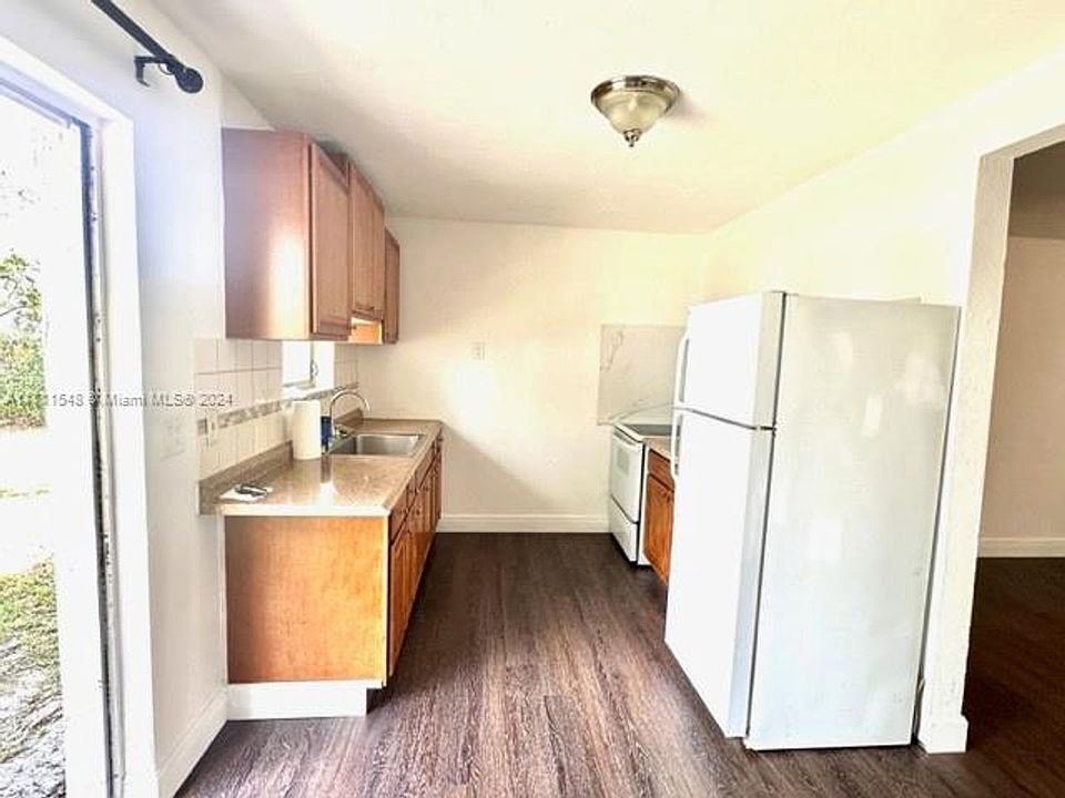 1st image of 4329 SW 49th Ct #4329