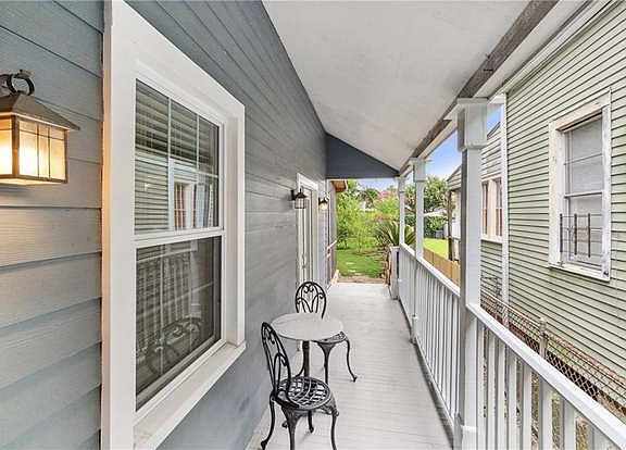 3rd image of 4121 Laurel St