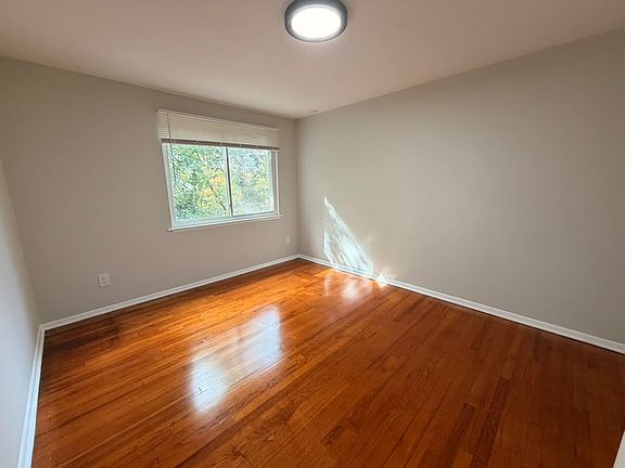3rd image of 64 Chamberlain St #6B