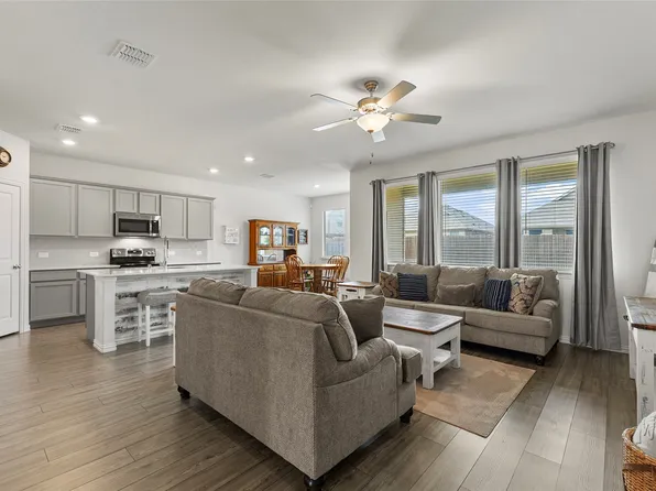 4925 Woodloch Dr, Princeton, TX 75407