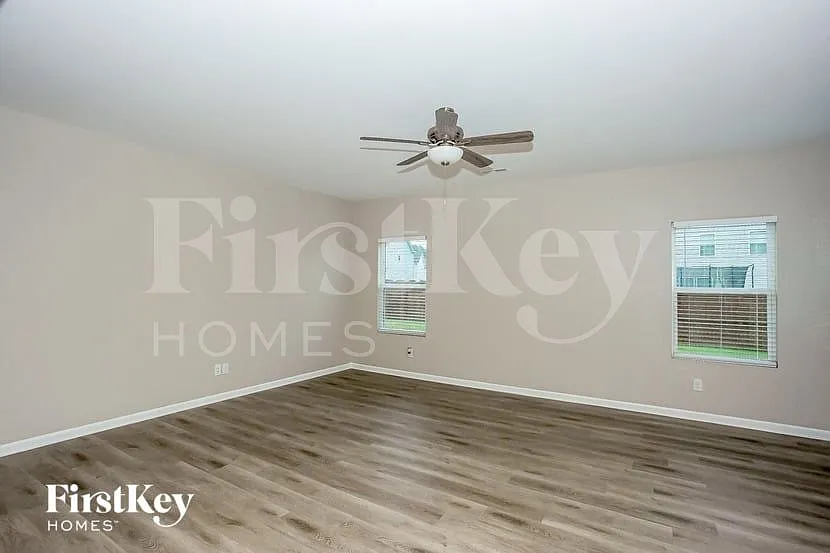 3 bed, 2.5 bath, 2088 sqft, $2,345 — Photo 4
