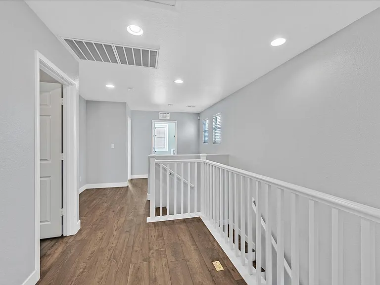 7912 Ivy Run St — Photo 12