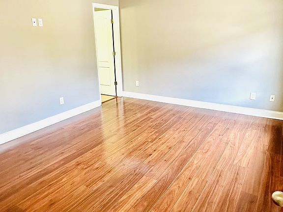 5th image of 330 Stonecrest Way