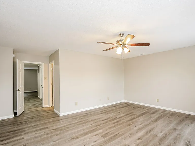 6336 Alonzo Dr — Photo 8