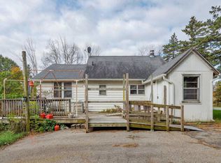 8970 Division Dr, Ceresco, MI 49033