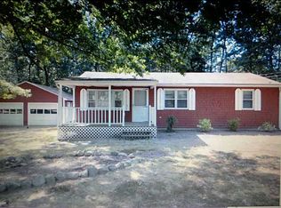 31 Clark Mill St, Coventry, RI 02816