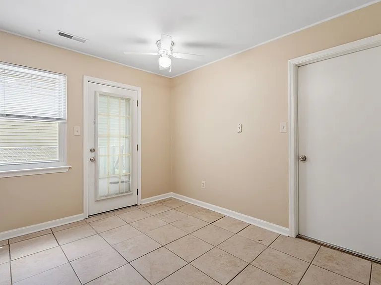 4117 Rainbow Dr — Photo 10