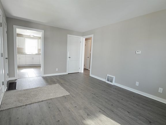 5th image of 482 Charlotte Ave