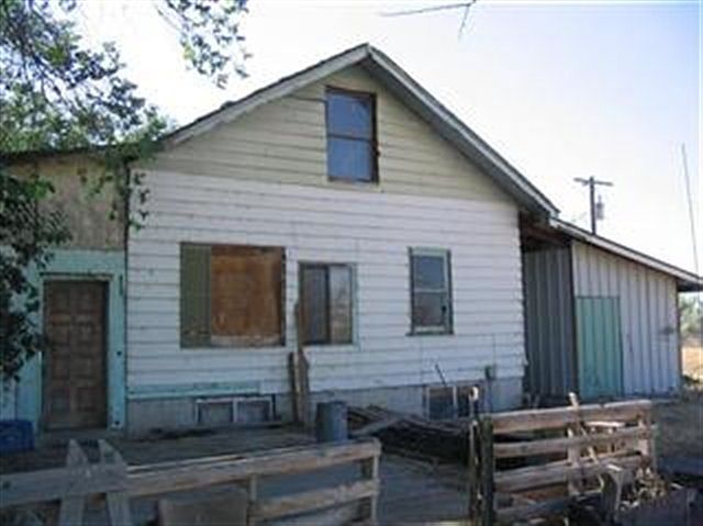2nd image of 595 Gardner St