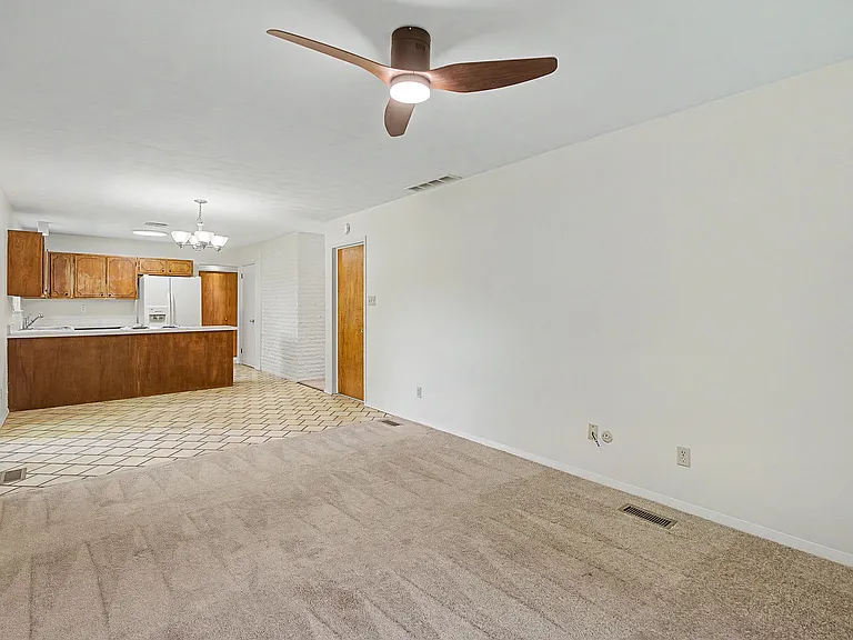 819 Gleneagle Dr — Photo 15