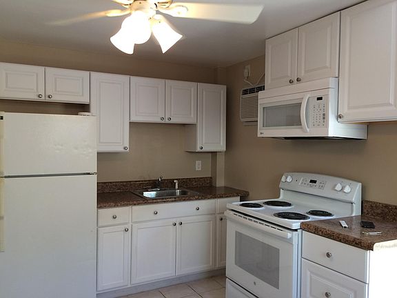 3rd image of 151 Eucalyptus Ct #B