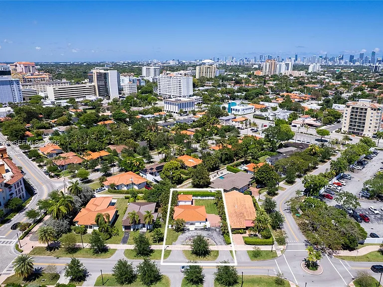 3021 Coconut Grove Dr — Photo 31