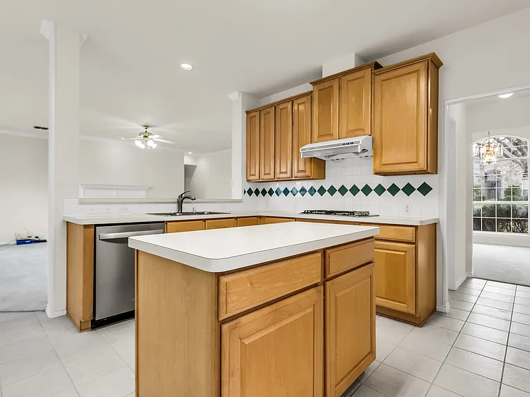 2429 Clear Field Dr — Photo 38