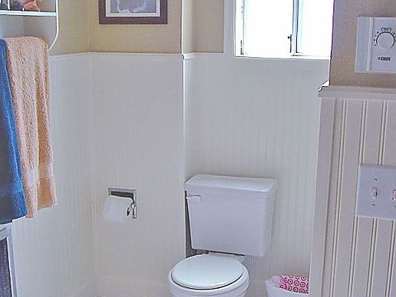 Main floor Bath