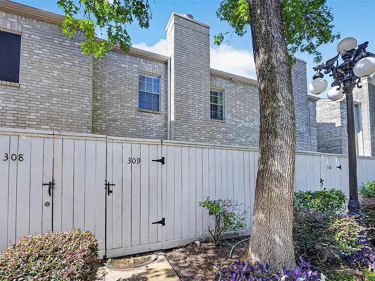3780 Tanglewilde St #309 — Photo 42