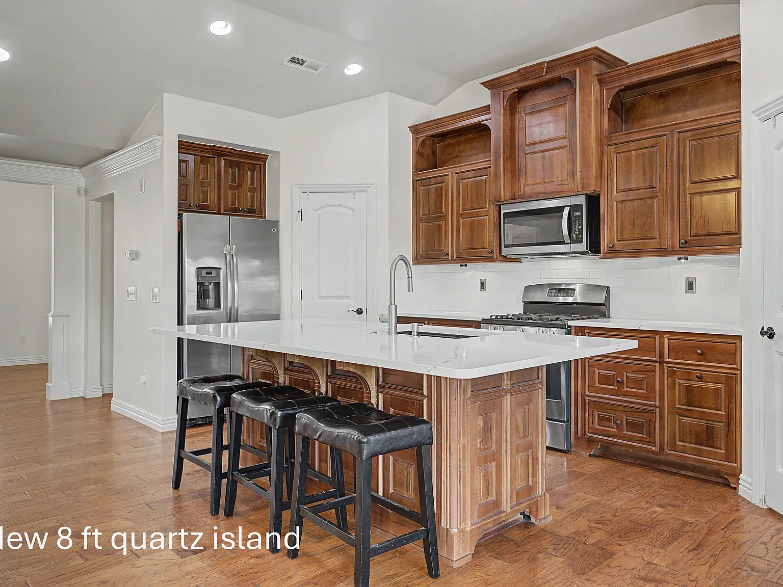4 bed, 2114 sqft, $2,200 — Photo 4