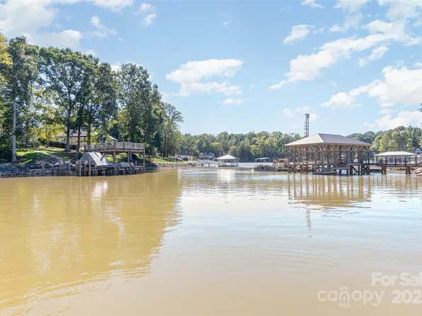 698 Beaten Path Rd, Mooresville, NC 28117