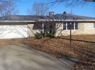 1106 W 2nd St, Ligonier, IN 46767