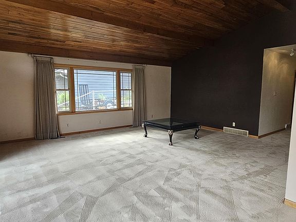 3rd image of 76 Ridgeview Rd