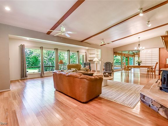 4th image of 28833 Clark Dr