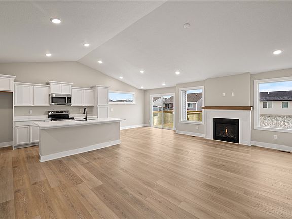 4th image of 1330 Locust St