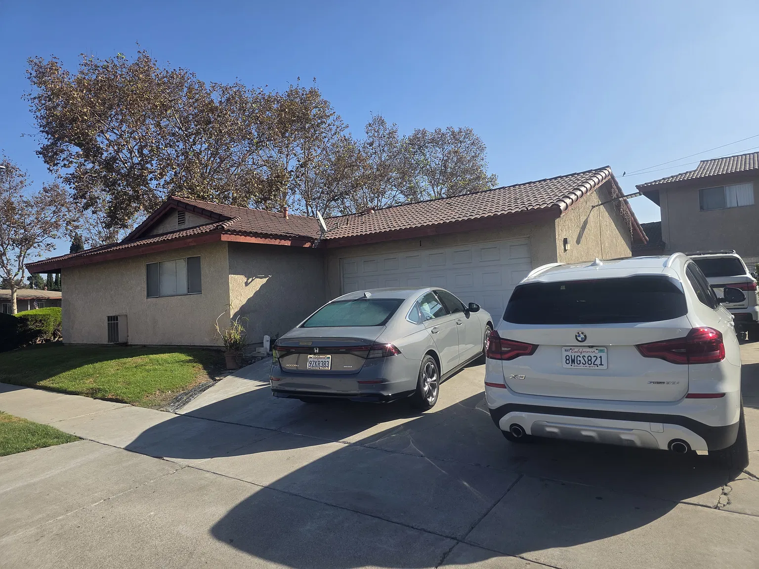 3 bed, 1000 sqft, $3,000 — Photo 2