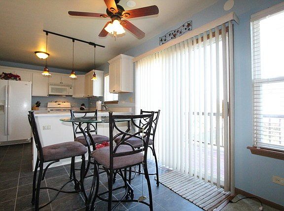 5th image of 100 E Green Valley Ct