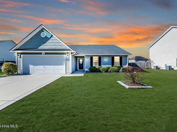 224 Roanoke Dr, Raeford, NC 28376