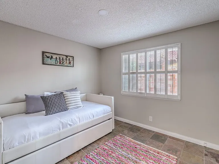 5198 Hibbetts Dr — Photo 30