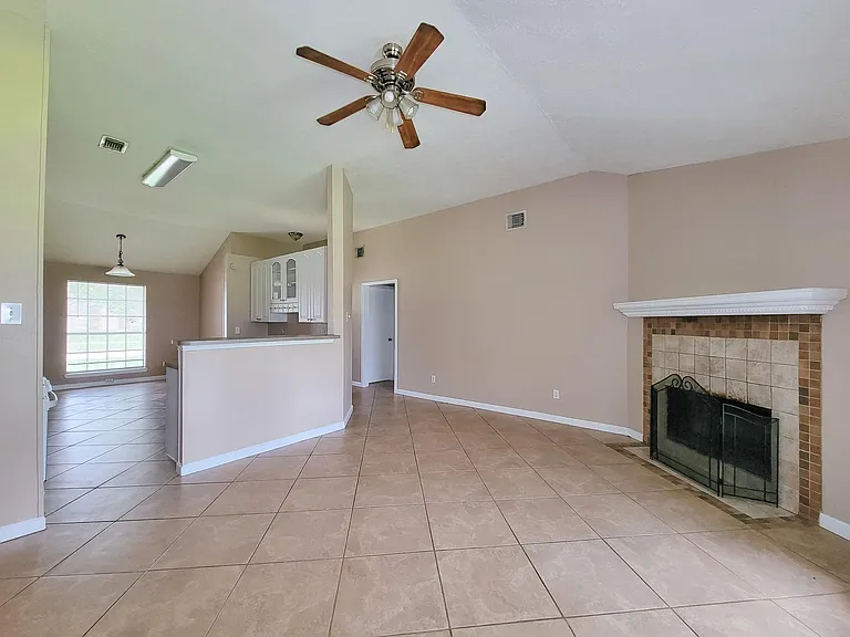 29002 Sedgefield St — Photo 15