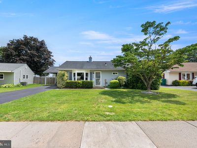 672 Austin Dr, Fairless Hills, PA, 19030