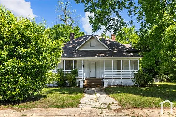 1540 Cleveland Ave SW — Photo 3