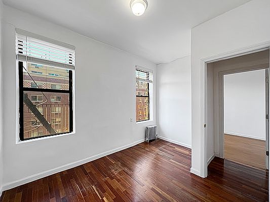 4th image of 275 W 144th St #37