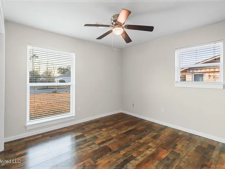 110 Jamaica St — Photo 20