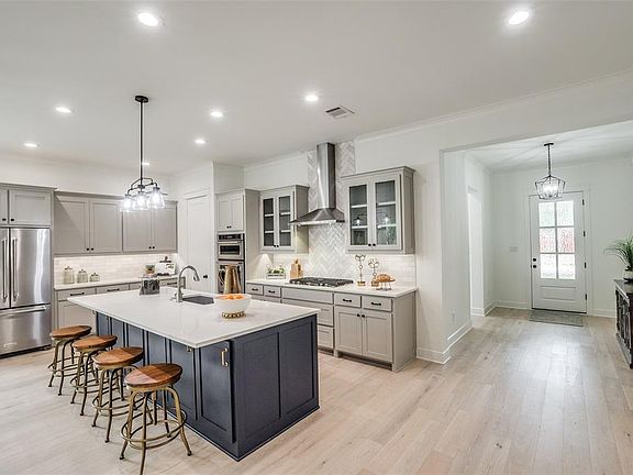 5th image of 9106 Larchwood Dr