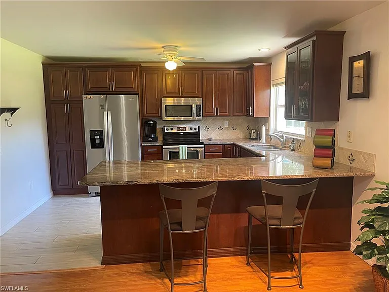 378 Dover Pl #702 — Photo 3