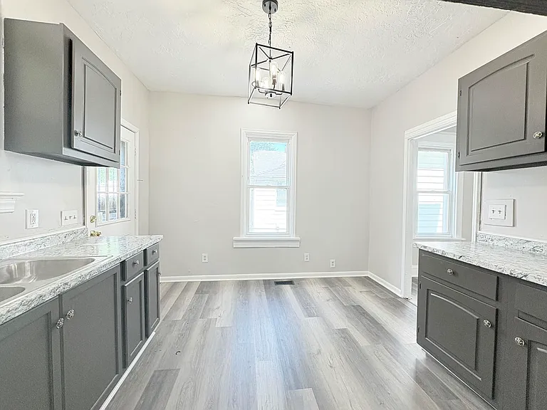 2552 Foraker Ave — Photo 11