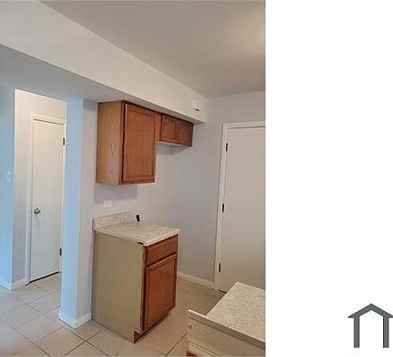 5th image of 2304 W Garfield Blvd #2F