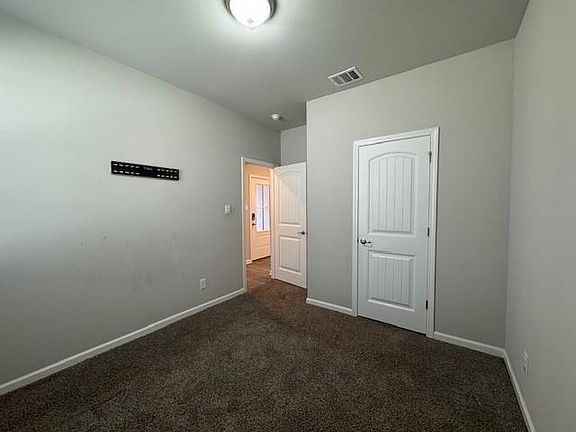 5th image of 713 Lakeshore Village Dr