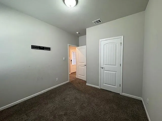 713 Lakeshore Village Dr — Photo 5