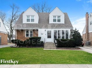 17541 Greenbay Ave, Lansing, IL