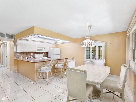 3rd image of 5208 NE 24TH Terrace #F124