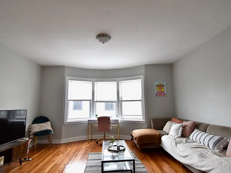 2 Bay St #2 — Photo 2