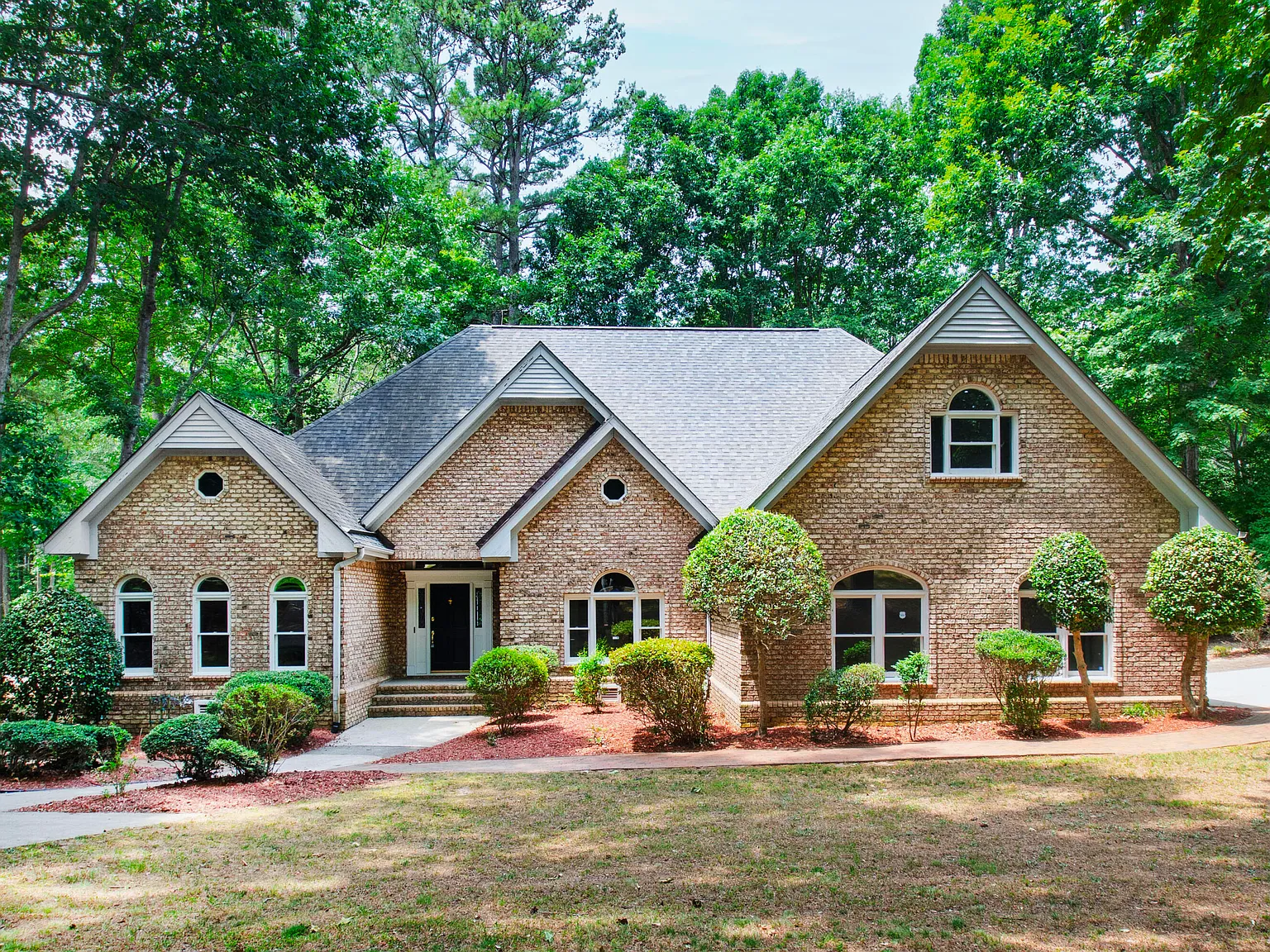 3 bed, 3.5 bath, 4034 sqft, $4,000 — Photo 1