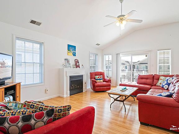 3rd image of 315 E Pine Ave #B