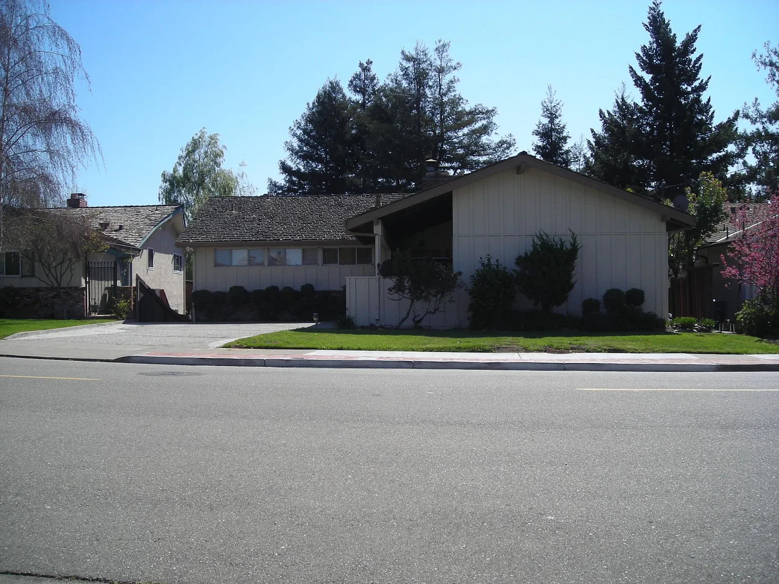 18434 Center St photo 1